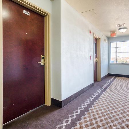 Oyo Townhouse Wichita Falls West Extérieur photo