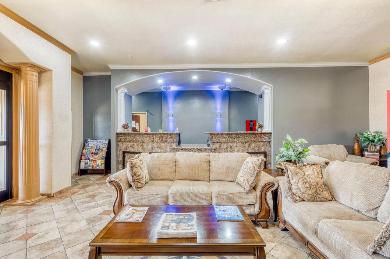 Oyo Townhouse Wichita Falls West Extérieur photo